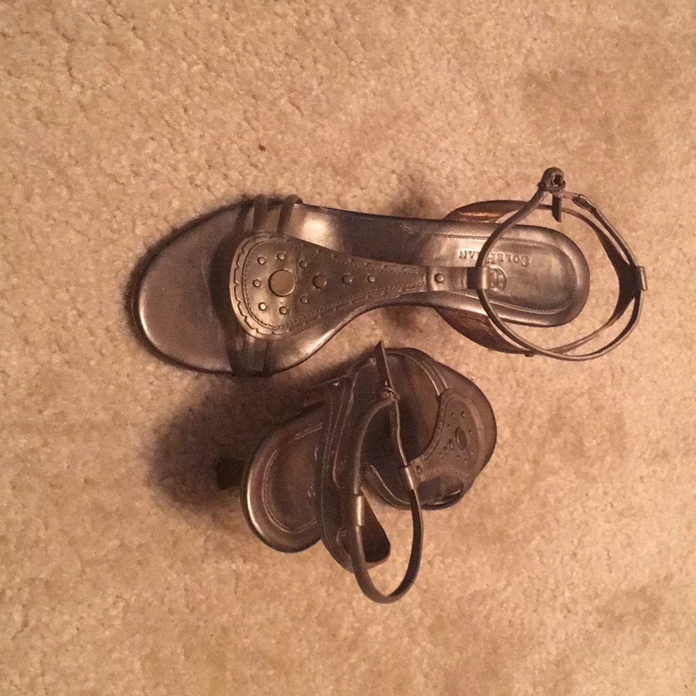 Shoes - Picture 3 of 4